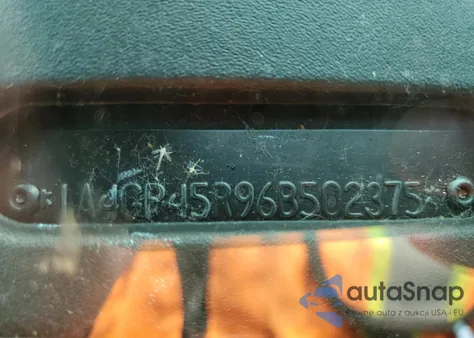 2006 Chrysler Town & Country z USA, uszkodzony, nr VIN 1A4GP45R96B502375